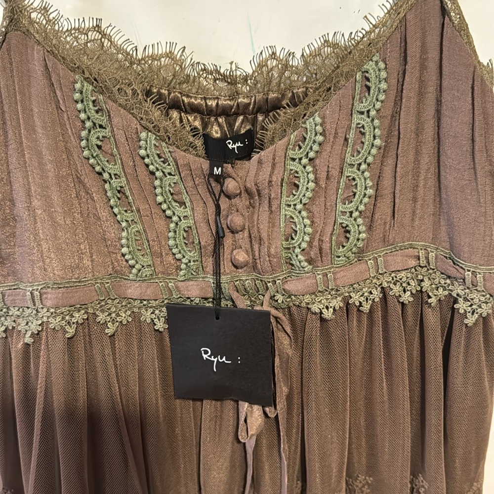 RYU new with tags summer dress size m. Short with sheer embroidered overlay - Picture 8 of 10